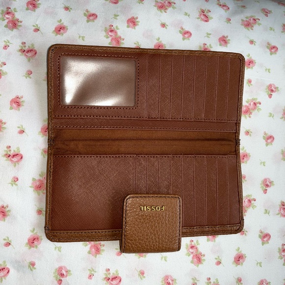 Fossil Genuine Leather Slim Wallet - Picture 3 of 4